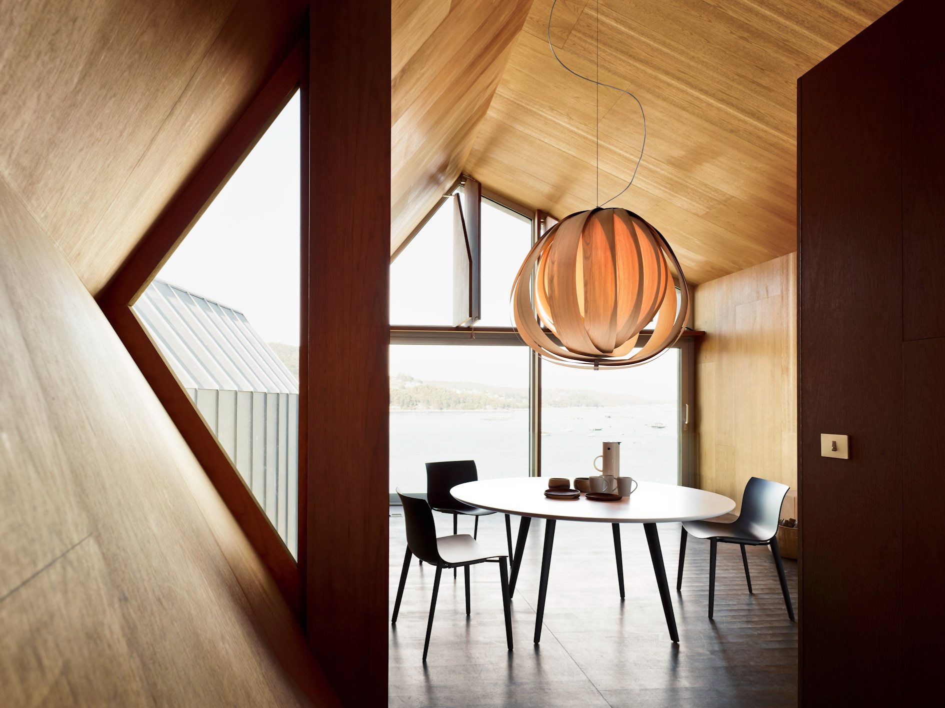 华体会体育官方在线官网 - 桌几|餐桌|办公家具|华体会体育官方在线官网家具|Gher 餐台/洽谈台